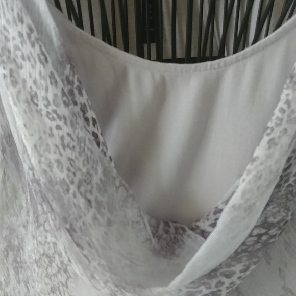 100% Silk top layer, base layer 95% Modal and 5% Spandex top, size L - Picture 4 of 9